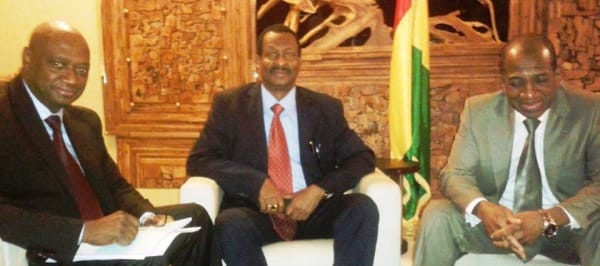 M. Cheick Taliby SYLLA, Ministre de l’Energie et de l’Hydraulique de Guinée ; M. Mansour Faye, Ministre de l’Hydraulique et de l’Assainissement du Sénégal.