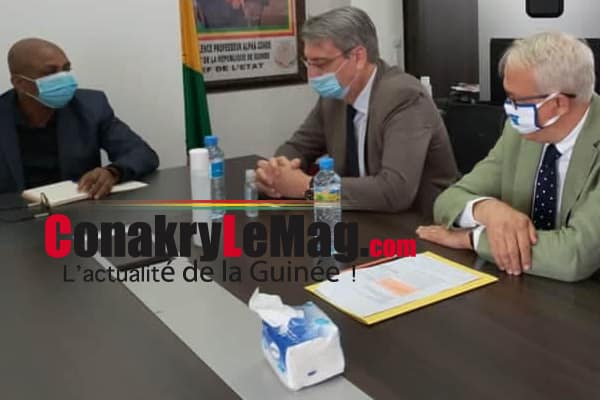 Bano Barry reçoit l'ambassadeur de France en Guinée et la Directrice adjointe de l'AFD.