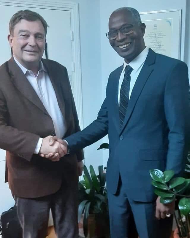 La Guinée représente la première nationalité parmi les mineurs non accompagnés en France. Bah Oury rencontre le directeur de France Terre d'asile.