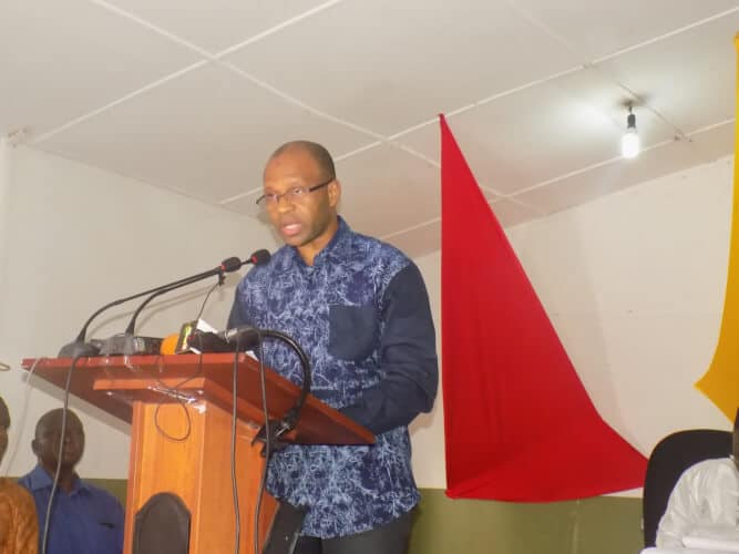 Le Ministre Abdoulaye Yéro BALDE