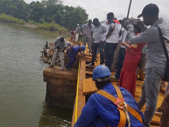 début des travaux de réparations du Pont.