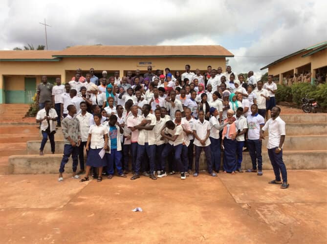 le conseiller pédagogique de l’ambassade des Etats-Unis d’Amérique a rendu visite aux groupes scolaires privés La Fleur