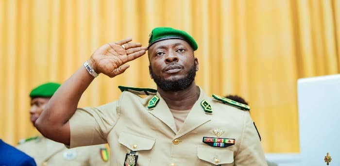 L’éminence grise du pouvoir vert-kaki