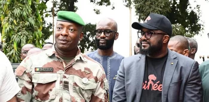 Dans les couloirs du pouvoir en Guinée, un vent de jeunesse souffle avec une force trompeuse 1 Djiba Diakité et le Général Amara