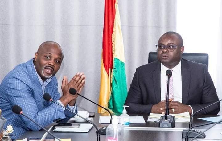 Le Premier ministre par intérim Dr Bernard Gomou a présidé lundi 1 er août 2022 au palais de la Colombe une réunion de travail sur l’organisation de la CAN 2025. 1 FB IMG 1659517144460