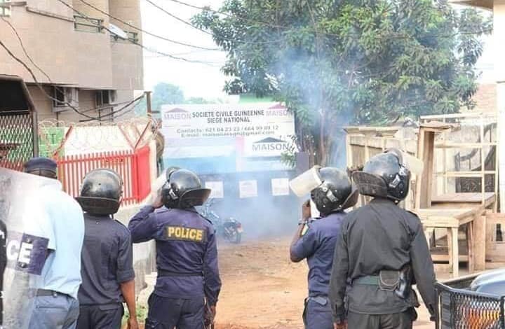 Conakry sous tension : Manifestations et confrontation à Koloma suite à un tragique incident 3 Manifestation police amoulanfe