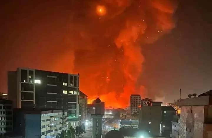 Tragédie à Kaloum: Mesures d'Urgence et Solidarité Internationale Suite à l'Explosion Dévastatrice du Dépôt Pétrolier 1 GBm68b4WIAA 4i8 jpg