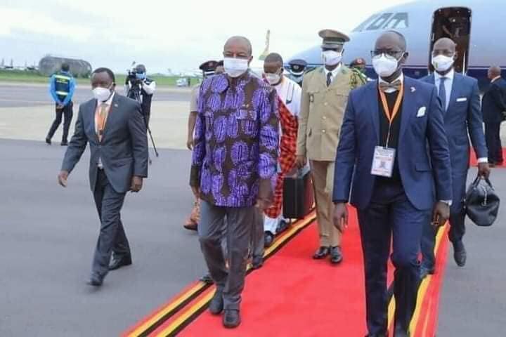 Pr. Alpha CONDÉ à Kampala pour l’investiture de son homologue Ougandais Yoweri Museveni