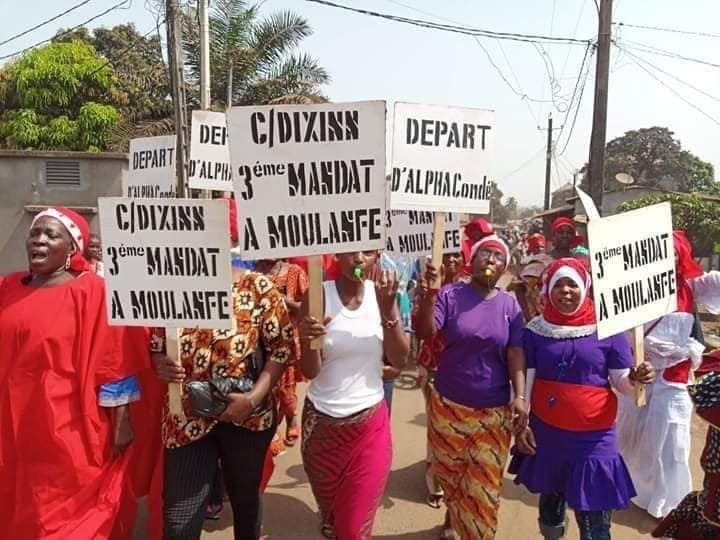 manifestation des femmes FNDC