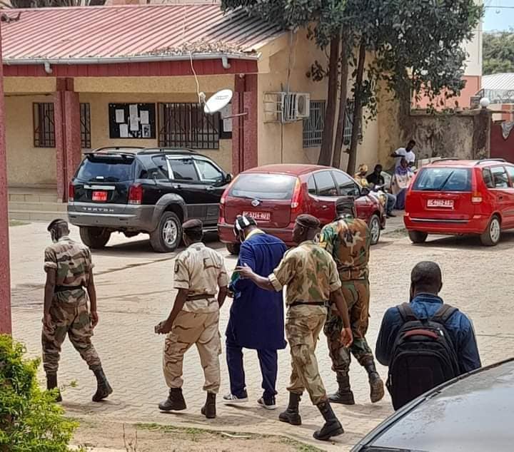 Urgent... Foniké Mengué évacué, à nouveau, d'urgence à la clinique Saint Luc de Dr Dasilva à Kaloum. 