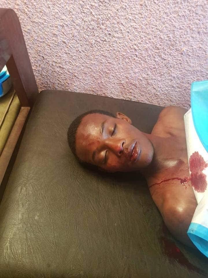 Un autre gamin vient de tomber.