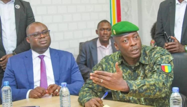 Bernard Gomou Et le Général Amara