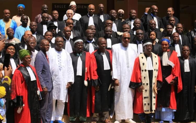 JUSTICE : FORMATION ET RECRUTEMENT DES JEUNES FILLES 1 TRIBUNAL DE COMMERCE DE CONAKRY