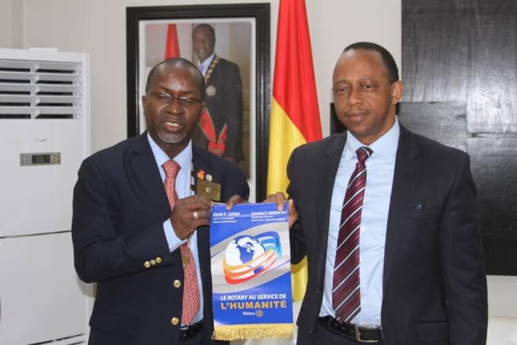Mamady_Youla_et_ROTARY_CLUB_CONAKRY