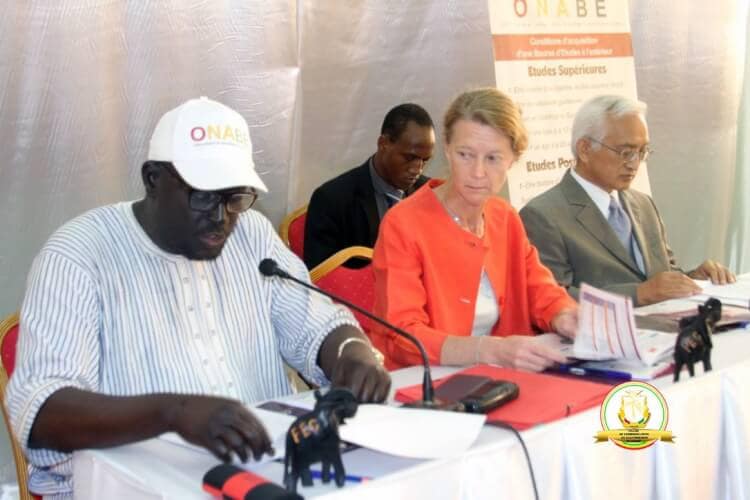 LES BOURSES D’ÉTUDES AU CENTRE D'UN ATELIER AU FORUM DE L'ETUDIANT GUINÉEN