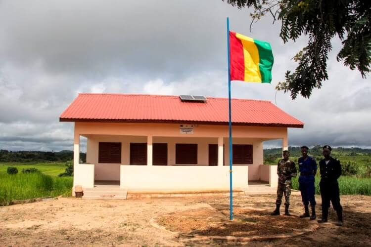 Poste de contrôle transfrontalier entre la Guinée et le Libéria, à Guéckédou
