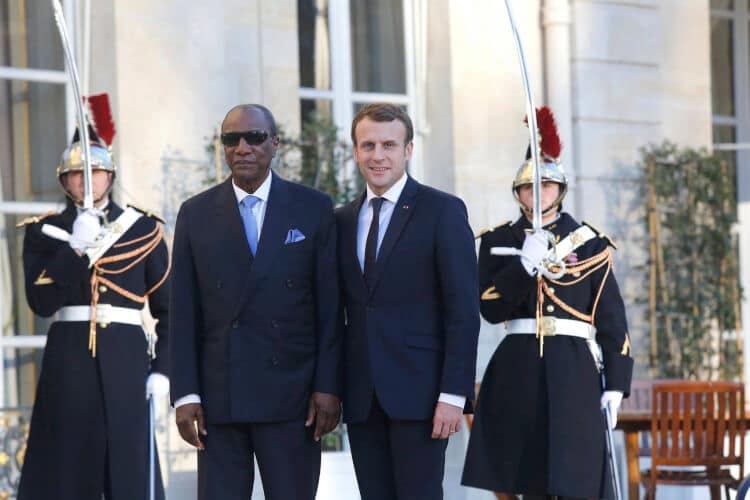 Le Président Alpha Condé, en visite de travail à Paris, a rencontré le Président Emmanuel Macron