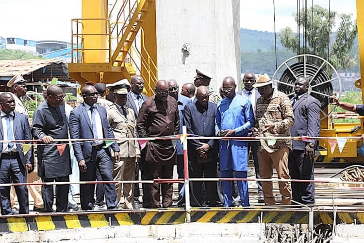 Les Présidents Condé et Weah visitent les barrages hydroélectriques de Kaleta et Souapiti