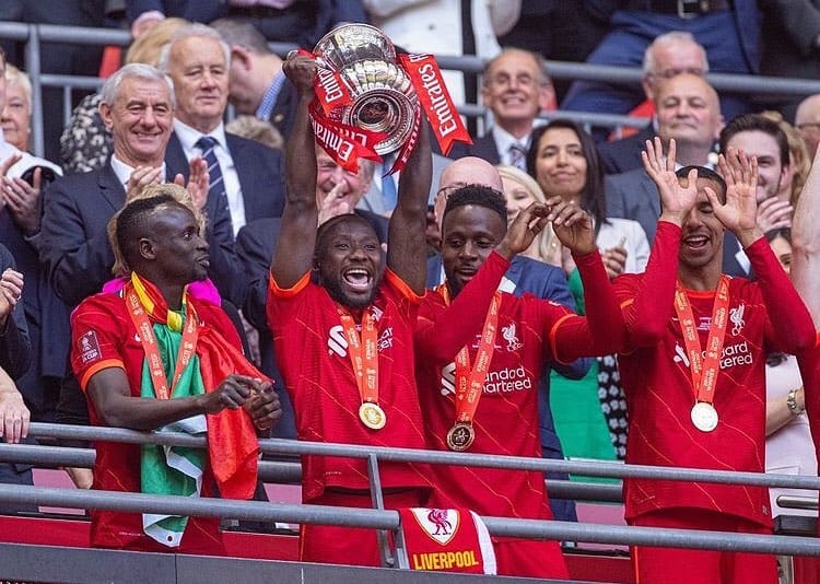 4 Le regard de Sadio Mané en dit long sur sa complicité avec le capitaine du Syli National Naby Keita.