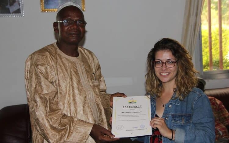 Au bout de six mois de mission de service civique, Mme Audrey COUARRAZE quitte l’Université de Labé. 1 CA09FF57 AC16 46BA BF4B E452ADDA54BF