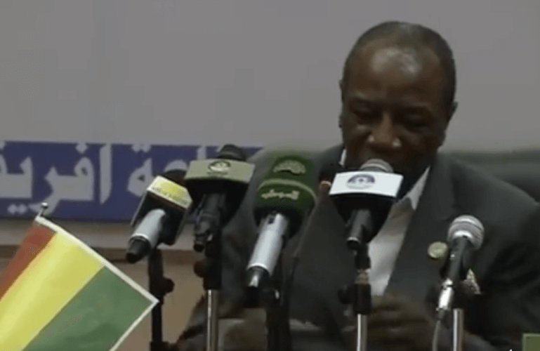 Le Président A. Condé devant les étudiants à Khartoum