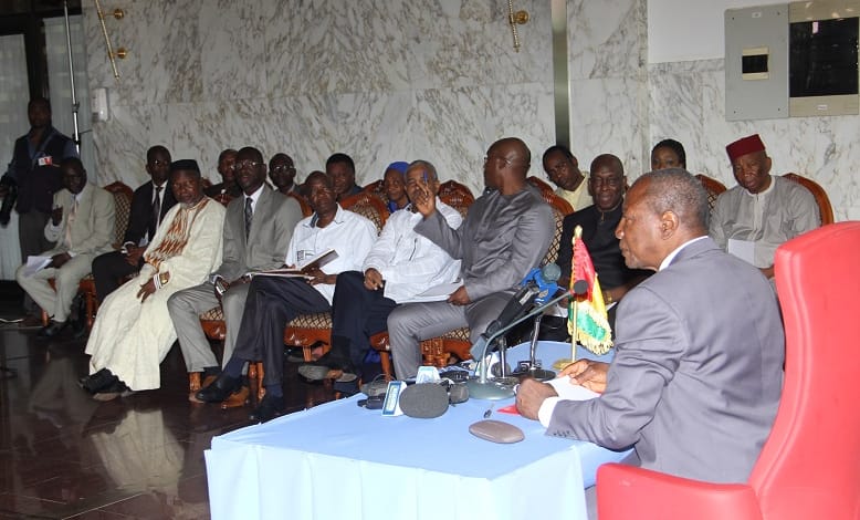 Le Président Alpha Condé face a la presse