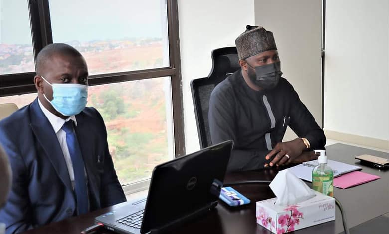 Visite de l’honorable Professeur CISSE Fodé Abass dans les locaux de l’ARPT, dans le cadre de la présentation du projet d’informatisation du service neurologie de l’hôpital CHU IGNACE DEEN. 3 FB IMG 1619100701651
