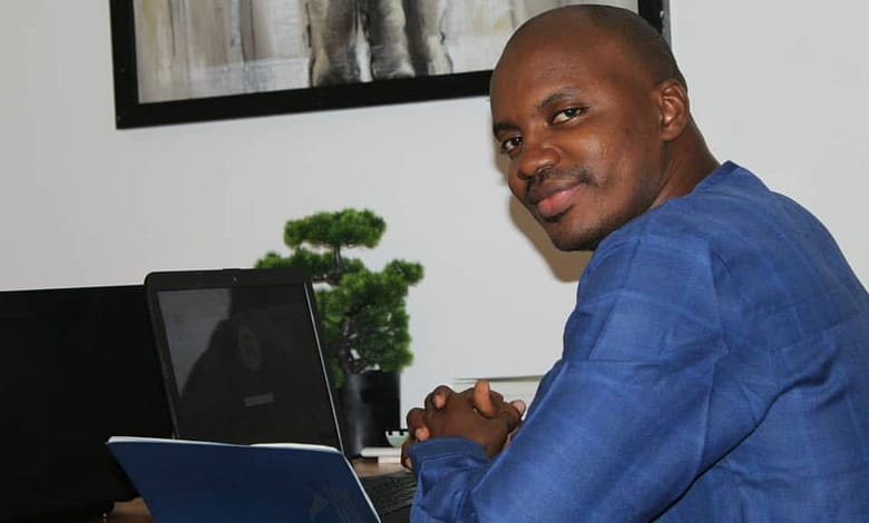 En réponse au communiqué du ministère de la Justice garde de seaux. 1 Ibrahima DIALLO Responsable des Opérations du FNDC Coordinateur de Tournons La Page en Guinée