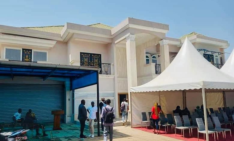 Média le colonel Mamadi Doumbouya met à la disposition des journalistes de Guinée une maison de la presse provisoire 1 maison de la presse