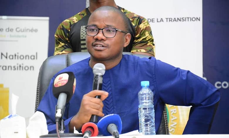 Dr. Dansa Kourouma face aux étudiants