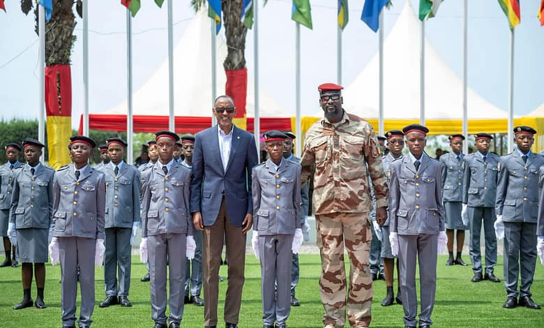 Vouloir c’est pouvoir, le sous-développement et la pauvreté ne sont pas une fatalité. 3 Paul kagame et Mamadi Doumbouya