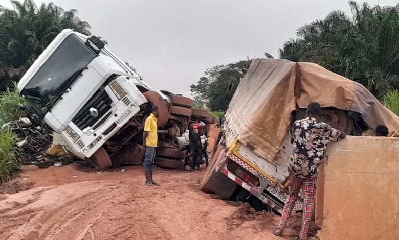 Chaos Routier à Guéckédou : Le Pont Céde sous le Poids d'un Camion Renversé