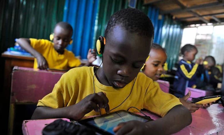 Ecole tablette afrique Guinee jpg
