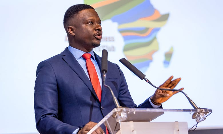 Thione Niang : « En Afrique, il y a du travail et de l'argent » 1 Thione Niang