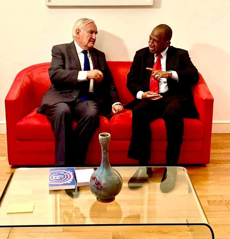 4 Agenda géostratégique mondial Kabine Komara et ses Collègues de la Fondation_des Leaders pour la Paix sont en conclave.