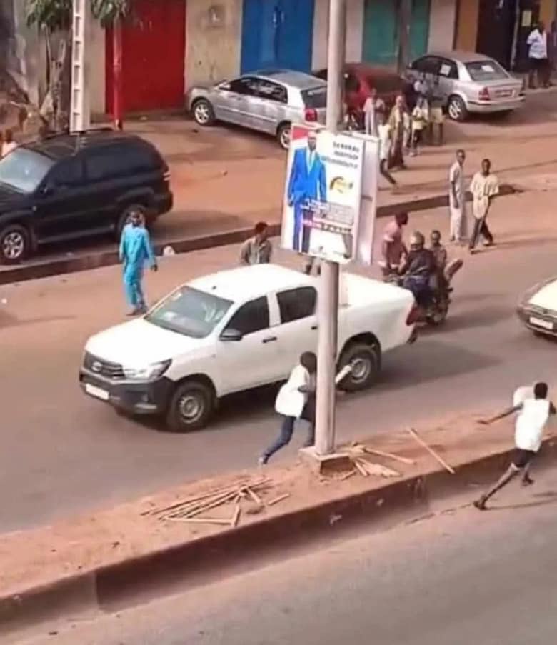 4 afrocahge affiche doumbouya