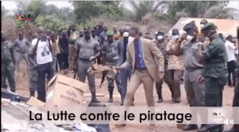 Siaka barry met le feux au CD piraté