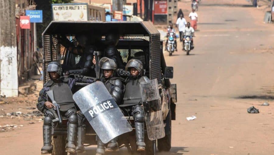 Des policiers guinéens le 14 janvier 2020 à Conakry. CELLOU BINANI / AFP