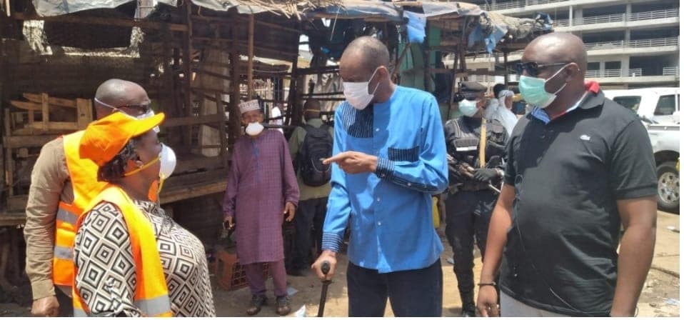 vers le fonctionnement des marchés de Conakry de 08h à 16h
