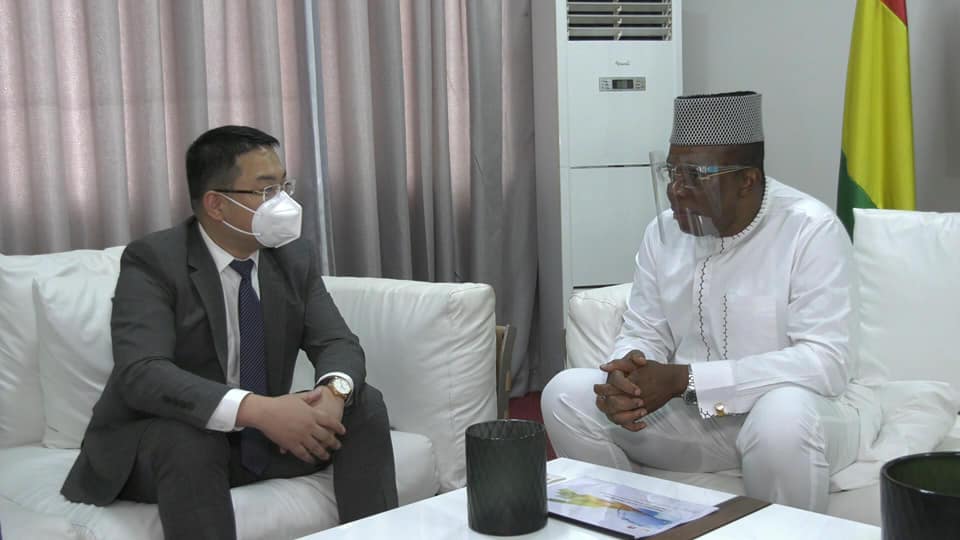 LE PRÉSIDENT RÉGIONAL DE HUAWEI CHEZ LE PREMIER MINISTRE