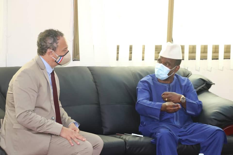 Aboubacar SYLLA a reçu en audience, ce matin , S.E.M Marc Fonbaustier, Ambassadeur de France en Guinée