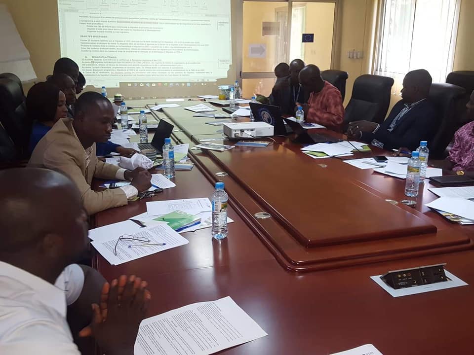 Afin de susciter des spécialisations sur la thématique migratoire dans les médias