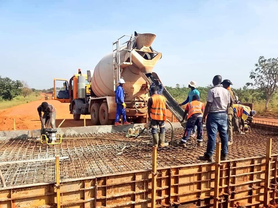 Construction Kankan-Mandiana (83 km). Les travaux de dégagement sont terminés.