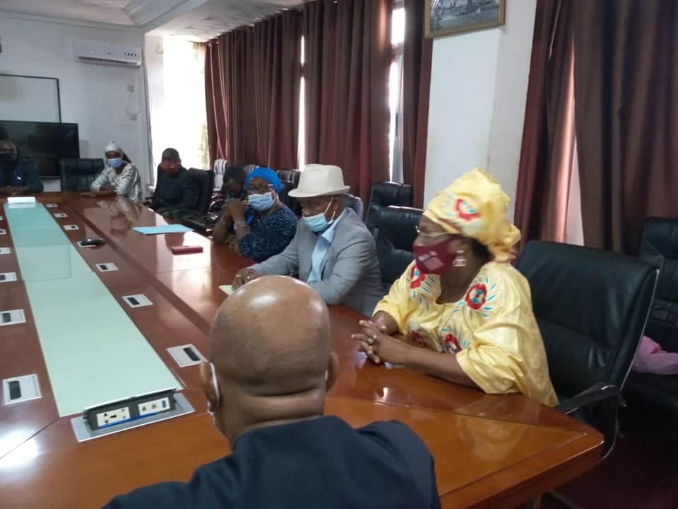 Bano Barry rencontre les syndicats de l'éducation