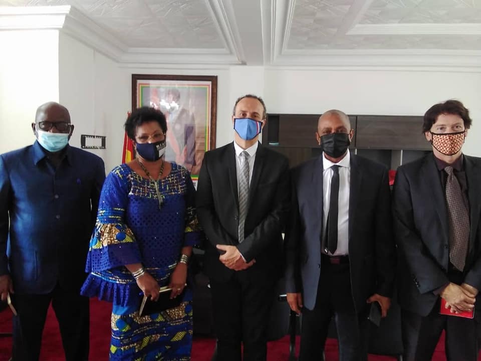 le Ministre Bano BARRY reçoit l'ambassadeur de France en Guinée.
