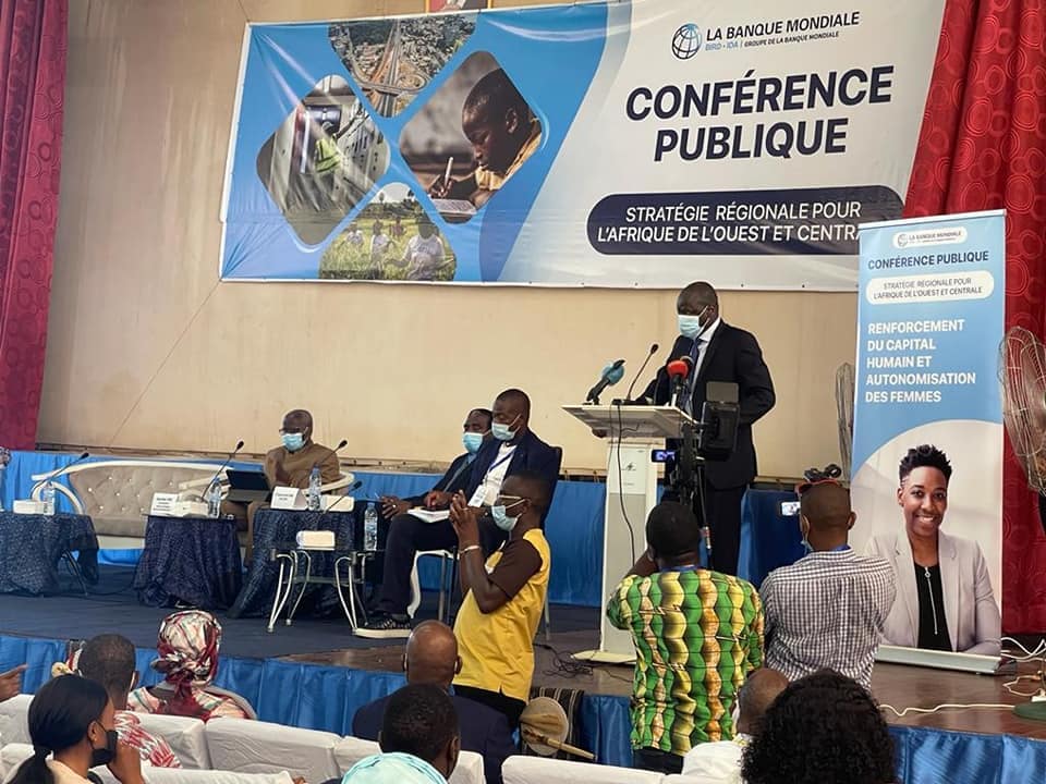 GROUPE DE LA BANQUE MONDIALE: LA STRATÉGIE RÉGIONALE DE L'AFRIQUE DE L'OUEST ET CENTRALE PRÉSENTÉE AUX ÉTUDIANTS ET ENSEIGNANTS GUINÉENS.