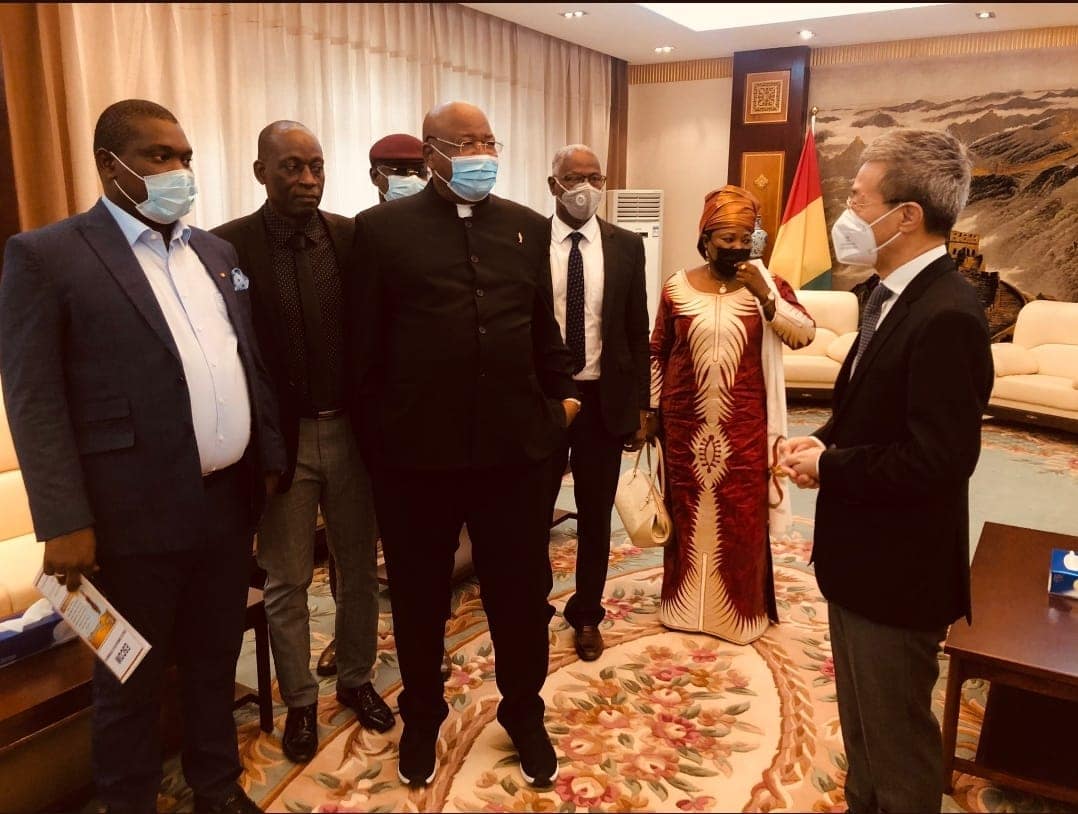 Le chef de file de l'opposition Mamadou Sylla rencontre l'ambassadeur de la Chine en Guinée.