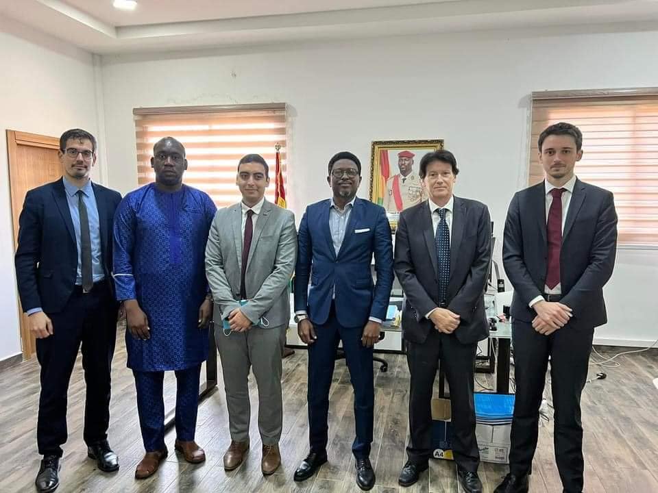 Alpha Bacar Barry, ministre de l'enseignement technique et professionnel et Aliou Bah , ont eu une séance de travail avec une délégation du Ministère Français de l'Europe et des Affaires Étrangères 