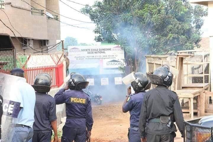 4 Manifestation police amoulanfe