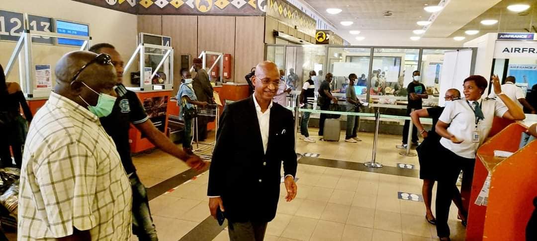 4 Longtemps bloqué injustement par le régime d'Alpha Condé, le président Cellou Dalein Diallo a enfin pu sortir du pays